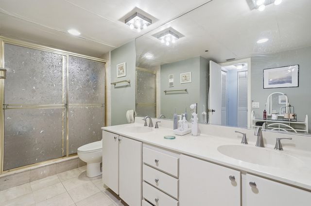 7050 NW 44th Street 705, Lauderhill, FL 33319