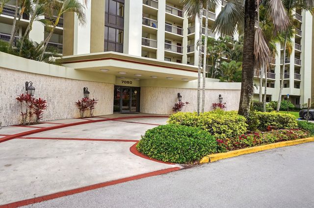 7050 NW 44th Street 705, Lauderhill, FL 33319