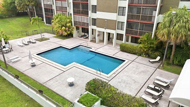 7050 NW 44th Street 705, Lauderhill, FL 33319