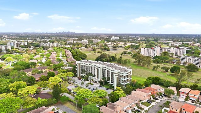 7050 NW 44th Street 705, Lauderhill, FL 33319