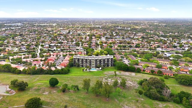 7050 NW 44th Street 705, Lauderhill, FL 33319