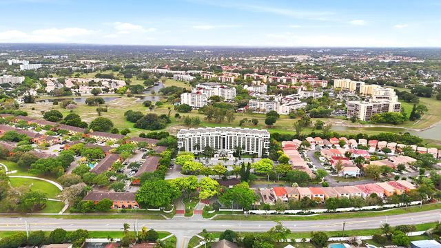 7050 NW 44th Street 705, Lauderhill, FL 33319