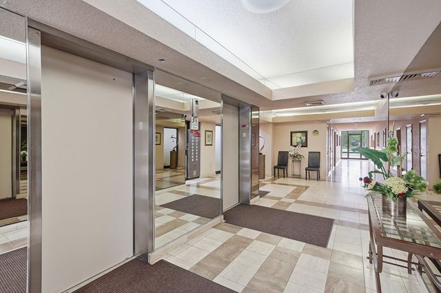 7050 NW 44th Street 705, Lauderhill, FL 33319