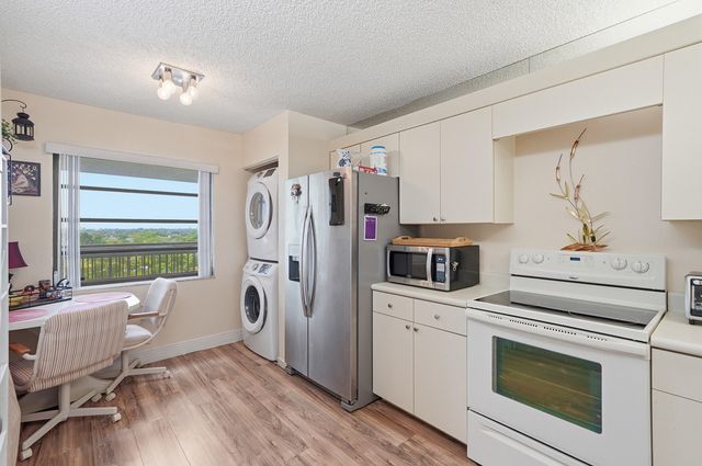 7050 NW 44th Street 705, Lauderhill, FL 33319