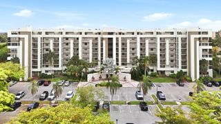 7050 NW 44th Street 705, Lauderhill, FL 33319