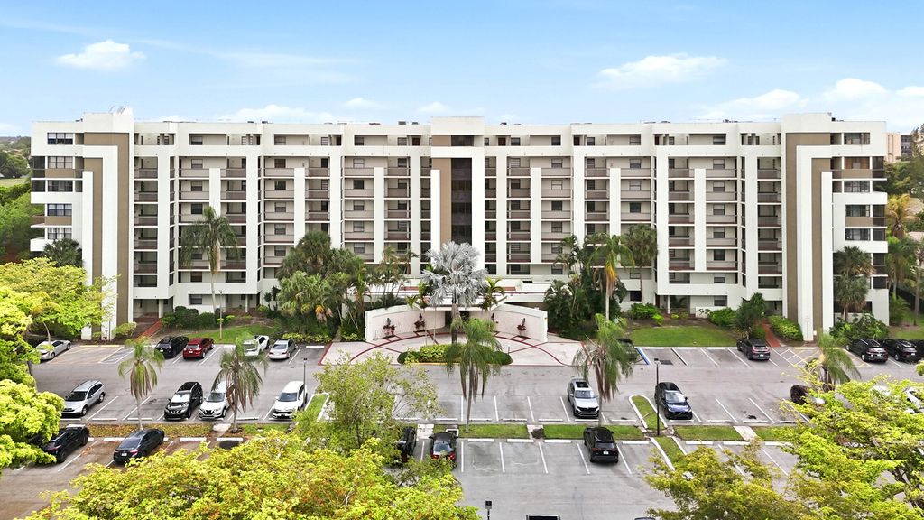 7050 NW 44th Street 705, Lauderhill, FL 33319