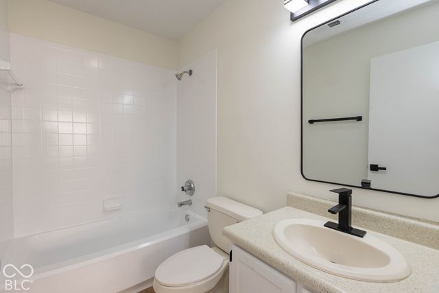 6714 Dunsany Court, Indianapolis, IN 46254