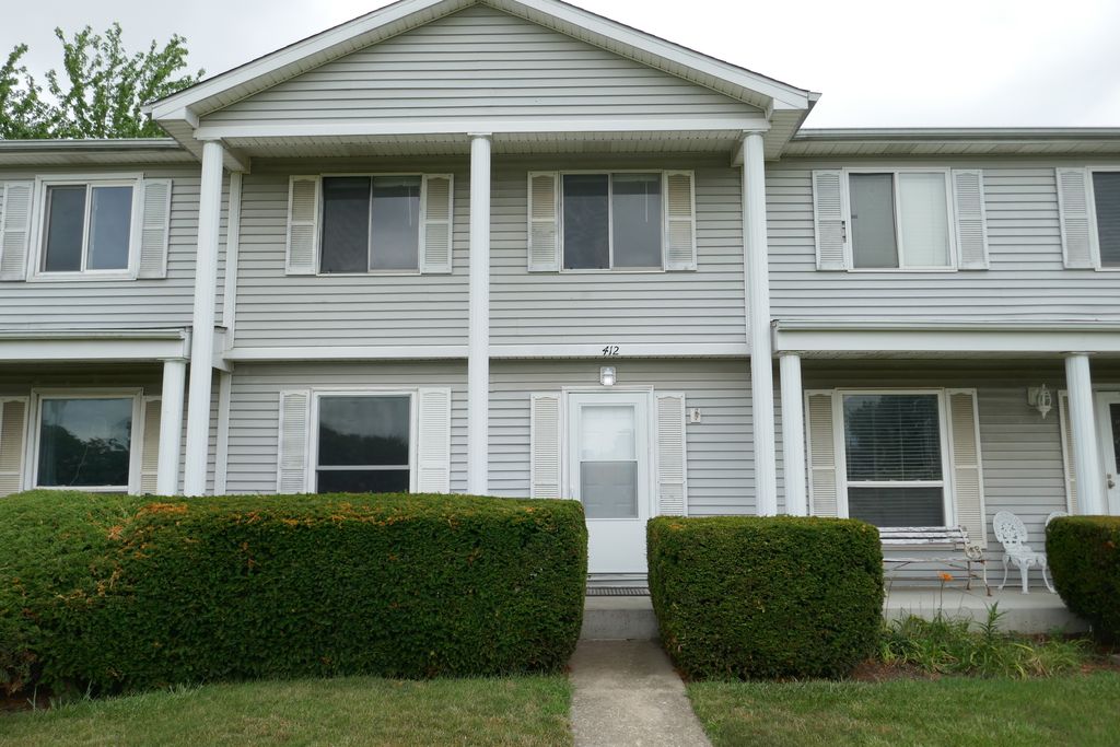 412 Salem Square, Bolingbrook, IL 60440