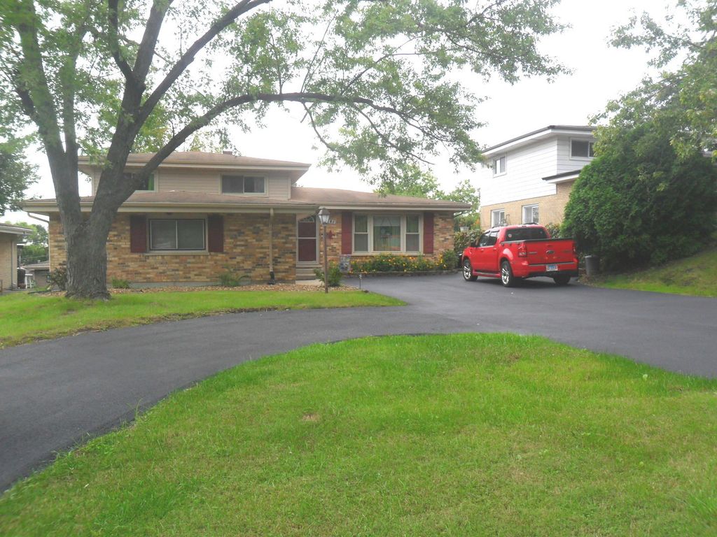 8501 S Kean Avenue, Hickory Hills, IL 60457 — exterior
