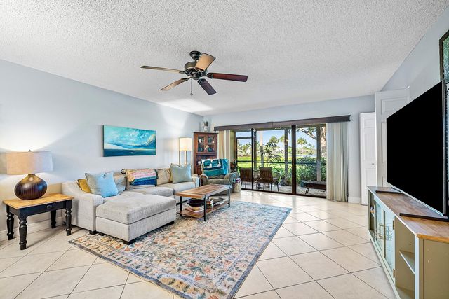 2900 SW 22nd Circle 221f, Delray Beach, FL 33445