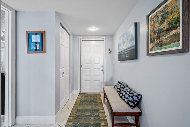 2900 SW 22nd Circle 221f, Delray Beach, FL 33445