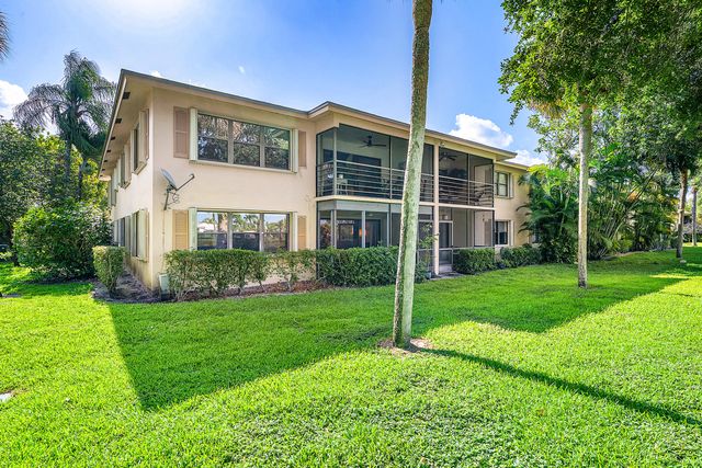 2900 SW 22nd Circle 221f, Delray Beach, FL 33445