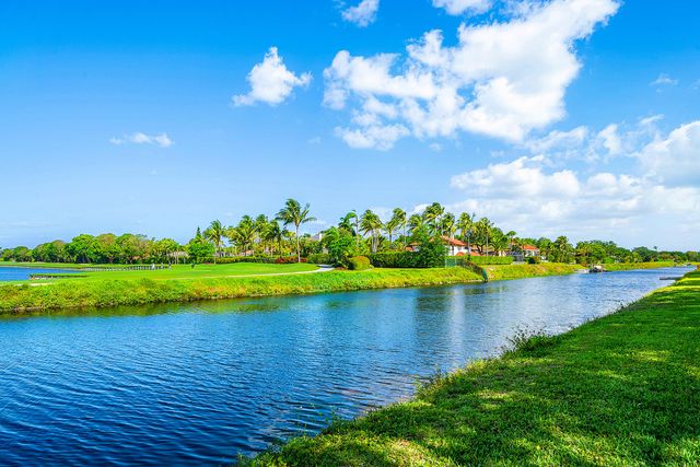 2900 SW 22nd Circle 221f, Delray Beach, FL 33445