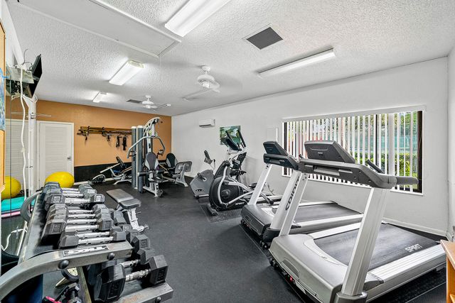 2900 SW 22nd Circle 221f, Delray Beach, FL 33445