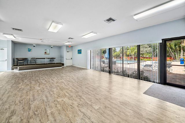 2900 SW 22nd Circle 221f, Delray Beach, FL 33445