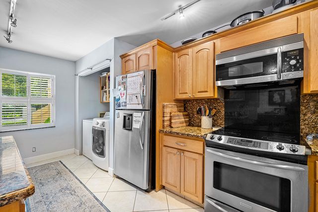 2900 SW 22nd Circle 221f, Delray Beach, FL 33445