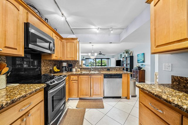 2900 SW 22nd Circle 221f, Delray Beach, FL 33445