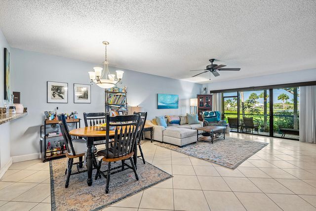 2900 SW 22nd Circle 221f, Delray Beach, FL 33445