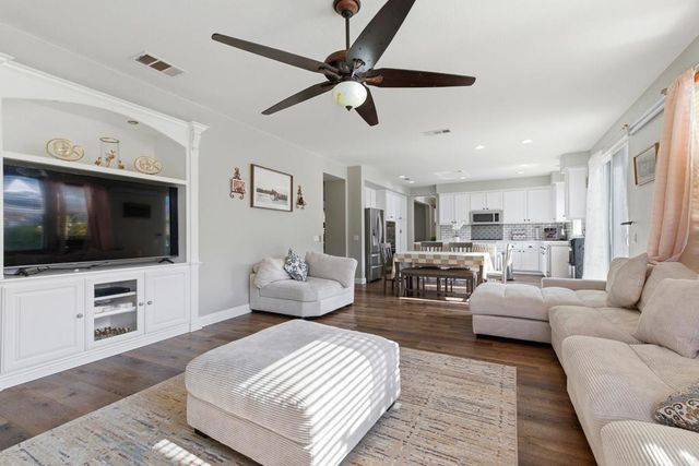 36892 Maxmillian Avenue, Murrieta, CA 92563