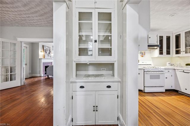 221 E 40th ST, Norfolk, VA 23504