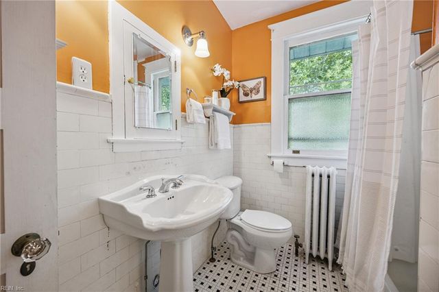 221 E 40th ST, Norfolk, VA 23504