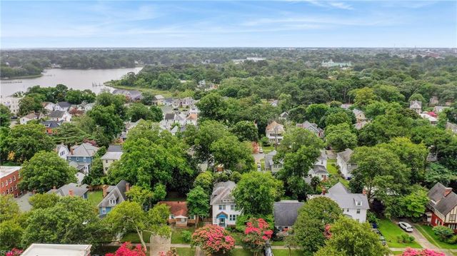 221 E 40th ST, Norfolk, VA 23504