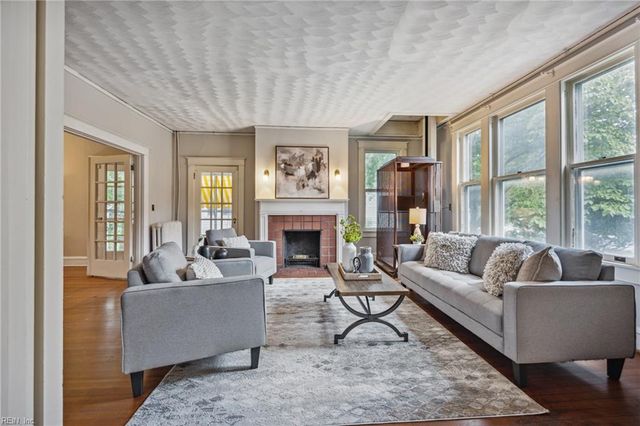 221 E 40th ST, Norfolk, VA 23504