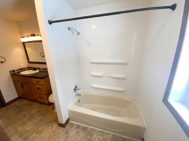 18817 Kenwood Trail, Lakeville, MN 55044