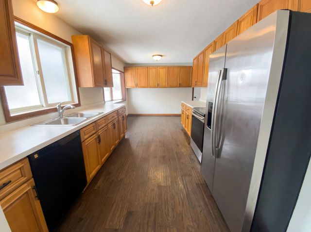 18817 Kenwood Trail, Lakeville, MN 55044