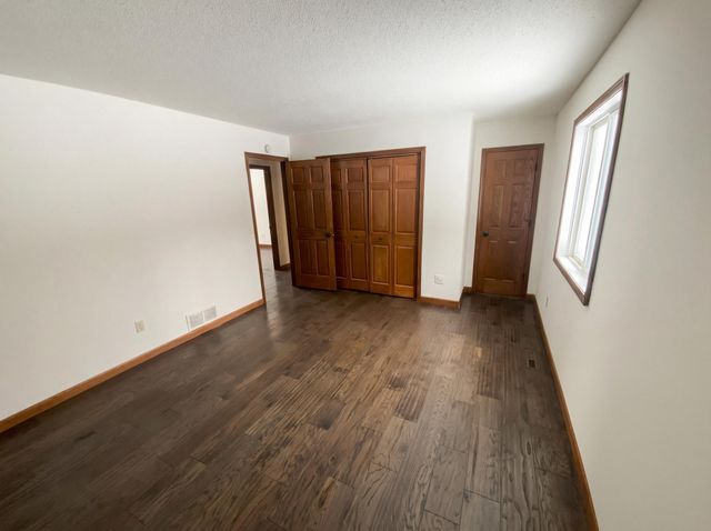 18817 Kenwood Trail, Lakeville, MN 55044