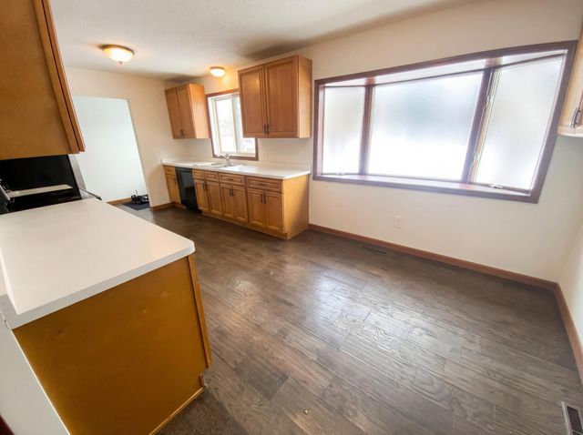 18817 Kenwood Trail, Lakeville, MN 55044