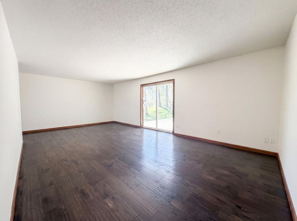 18817 Kenwood Trail, Lakeville, MN 55044 — photo 3