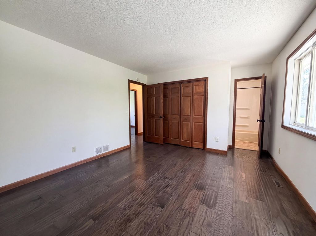 18817 Kenwood Trail, Lakeville, MN 55044 — photo 4