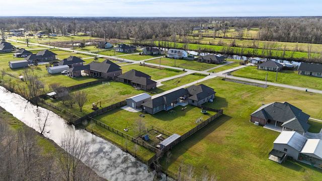 254 Baja Trail, Thibodaux, LA 70301