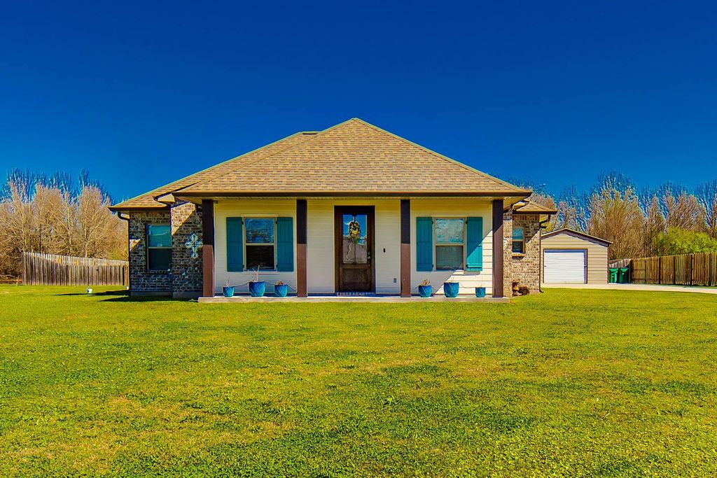 254 Baja Trail, Thibodaux, LA 70301