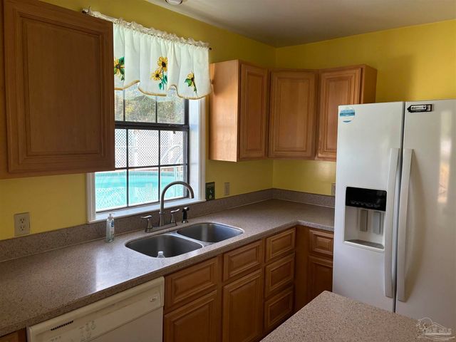 3324 Bonfire Dr, Milton, FL 32583