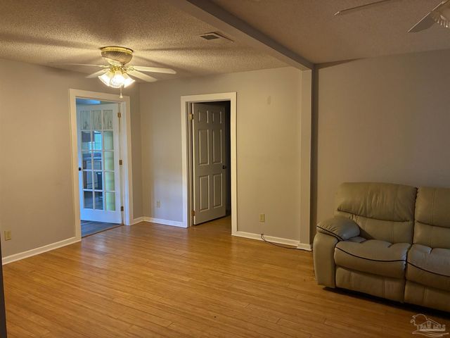 3324 Bonfire Dr, Milton, FL 32583