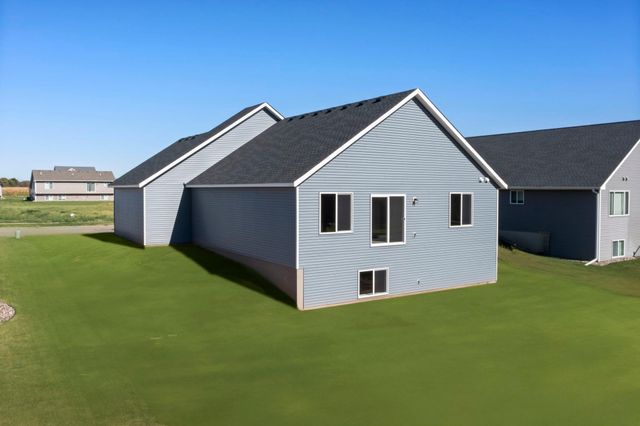 2101 Pleasant Drive, Prescott, WI 54021