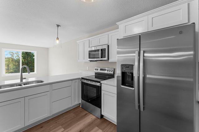 2101 Pleasant Drive, Prescott, WI 54021