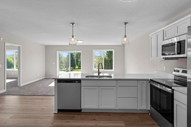 2101 Pleasant Drive, Prescott, WI 54021