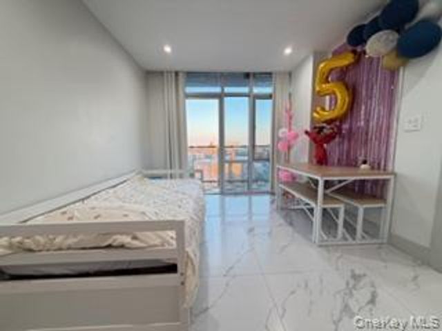 41-62 Bowne Street 9F, Flushing, NY 11355