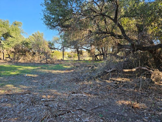 442 Hollow Drive, Lipan, TX 76462