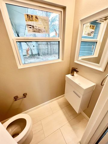 2107 Hedgerow Street, Arlington, TX 76010