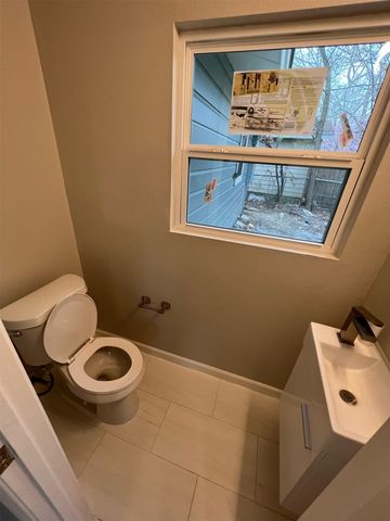 2107 Hedgerow Street, Arlington, TX 76010