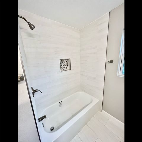 2107 Hedgerow Street, Arlington, TX 76010