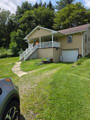252 Mount Olive Rd, Donegal, PA 15622