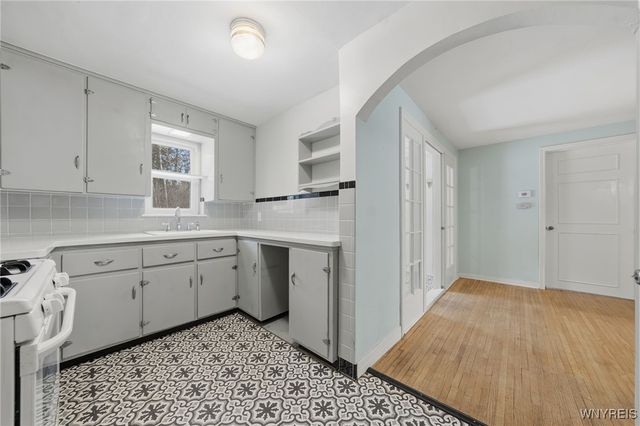 5871 Cole Road, Orchard Park, NY 14127