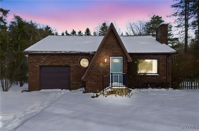 5871 Cole Road, Orchard Park, NY 14127