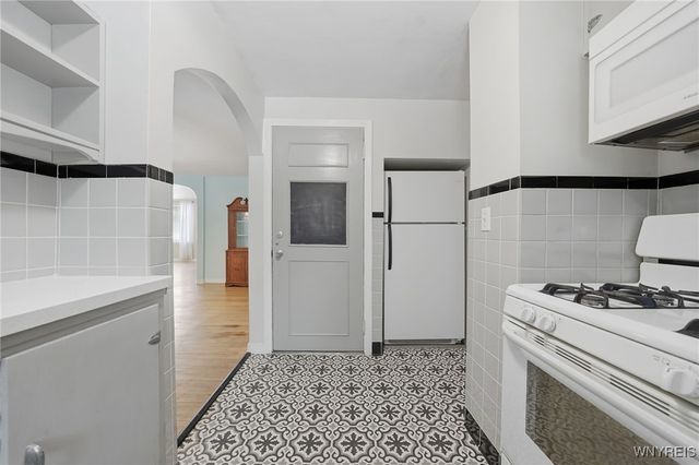 5871 Cole Road, Orchard Park, NY 14127