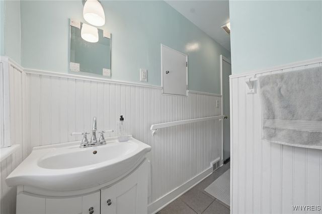 5871 Cole Road, Orchard Park, NY 14127